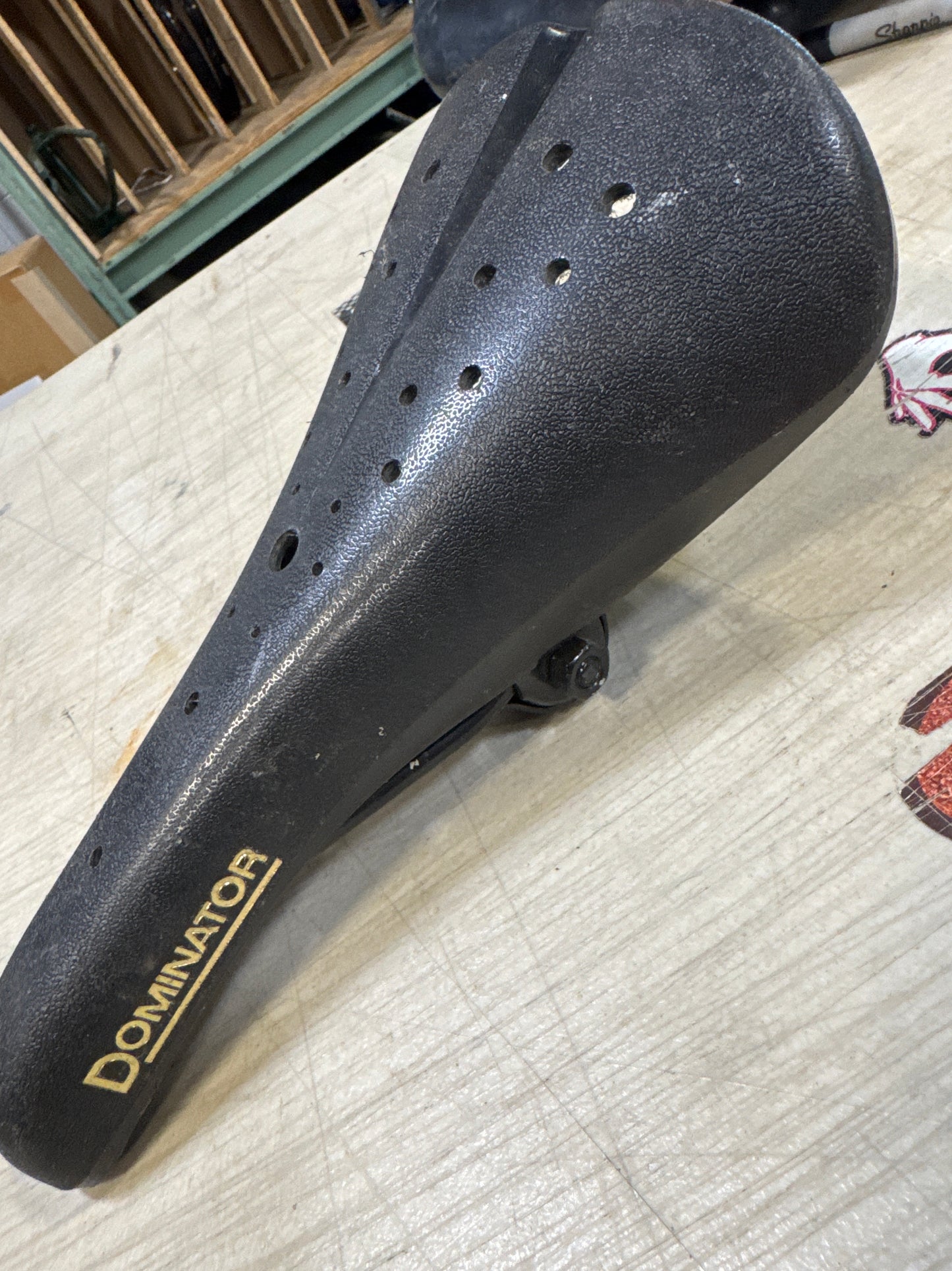 viscount dominator seat black
