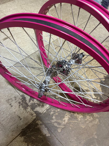 dk old school wheels pink/white 20”