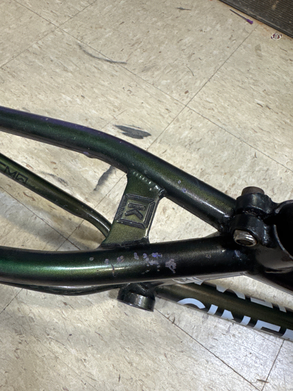 Kink switch frame 20.75 green