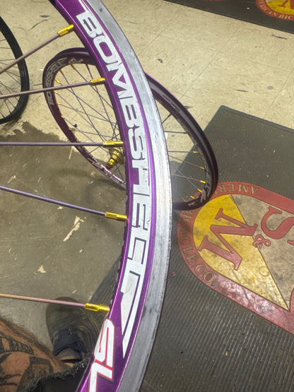 Profile elite hubs 28h x bombshell 20x11/8 wheels