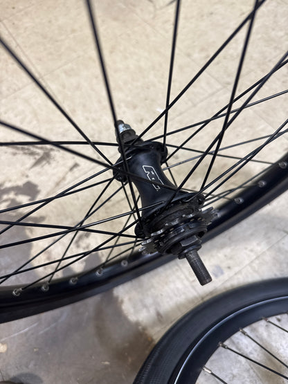 Redline 20x1.75 race wheelset