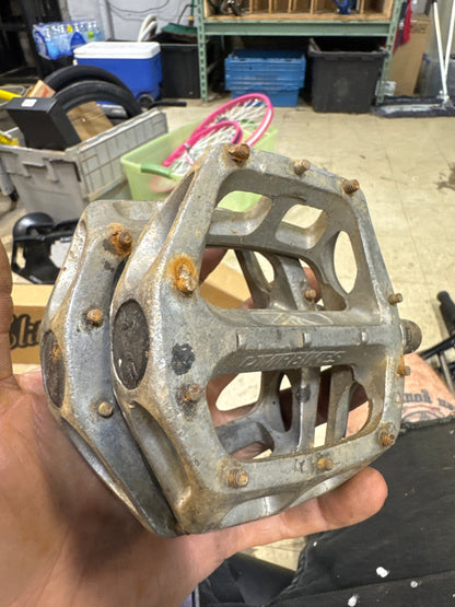 Dmr v2 9/16 silver pedals