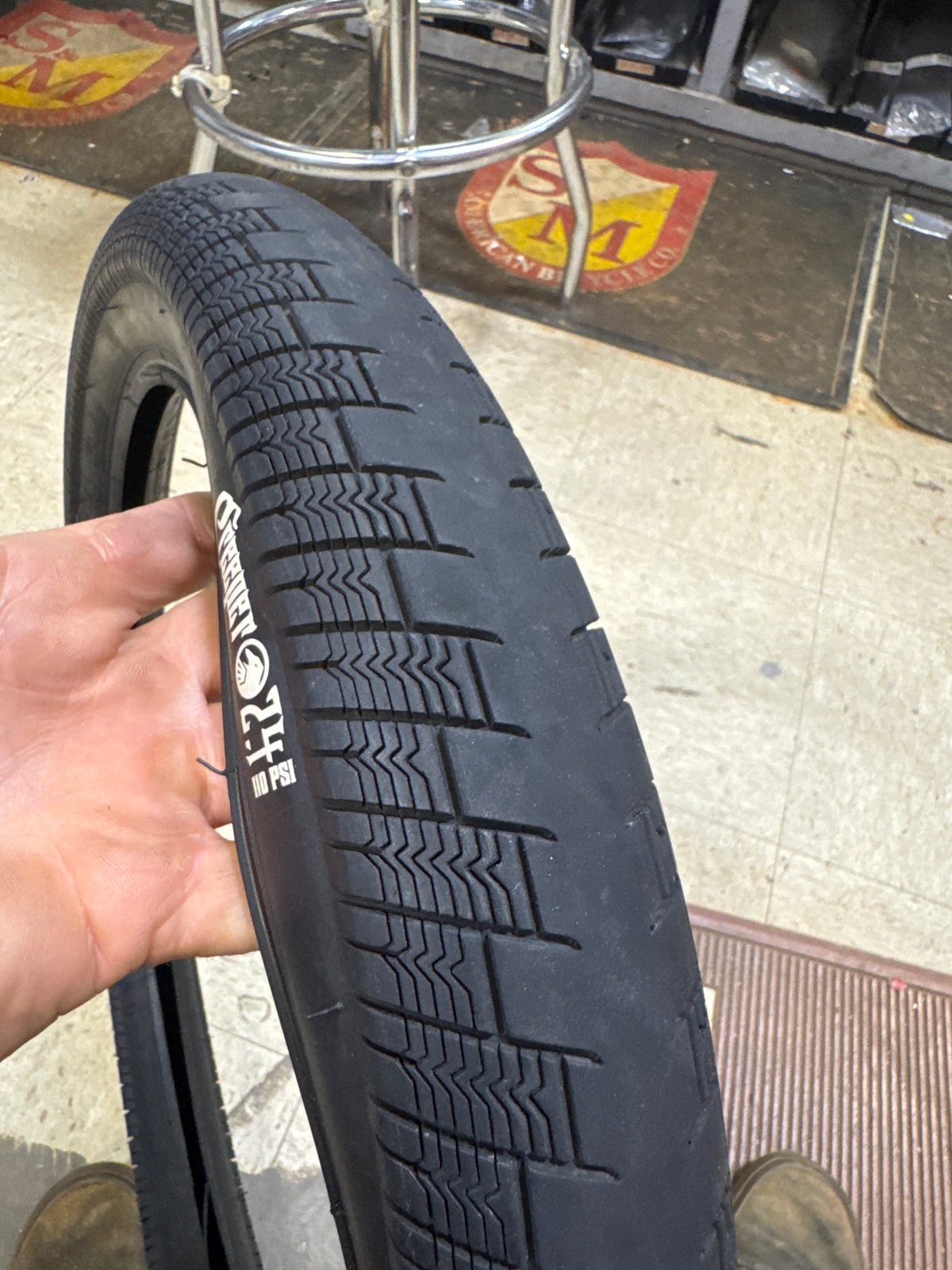 Shadow conspiracy creeper 20x2.4 tire