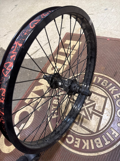 Shadow symbol rear wheel rhd