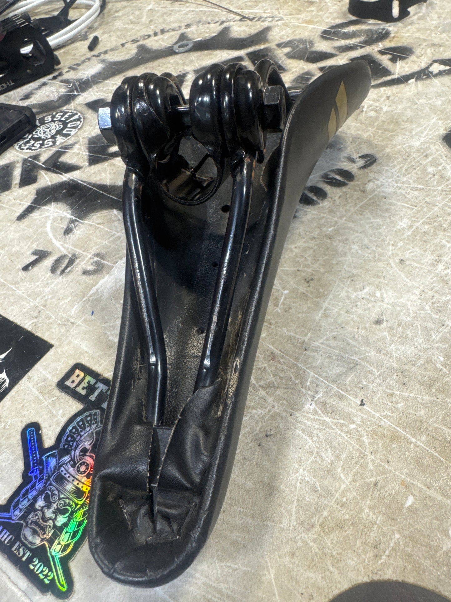 Se bikes ripper seat black/gold