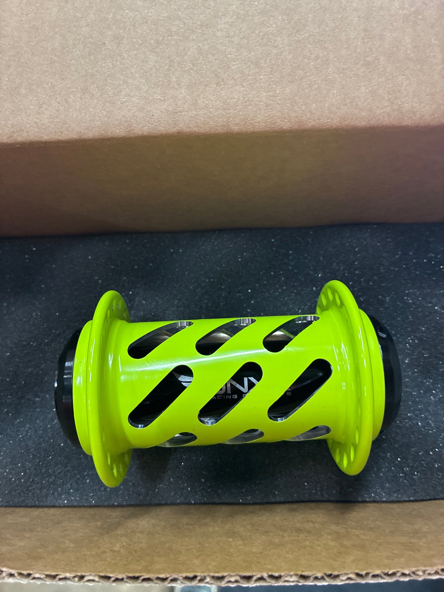 Onyx Hubs Flo Yellow