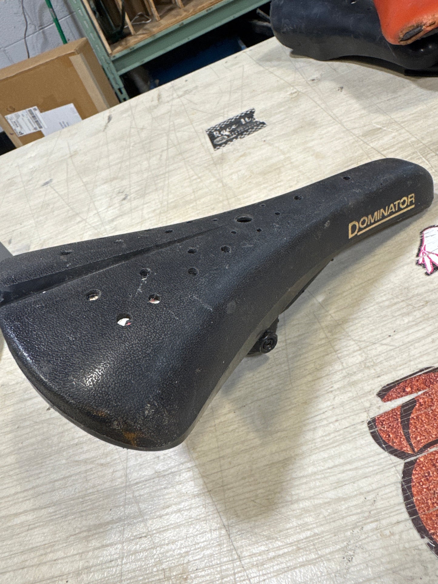 viscount dominator seat black