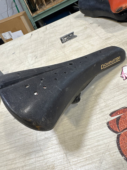 viscount dominator seat black