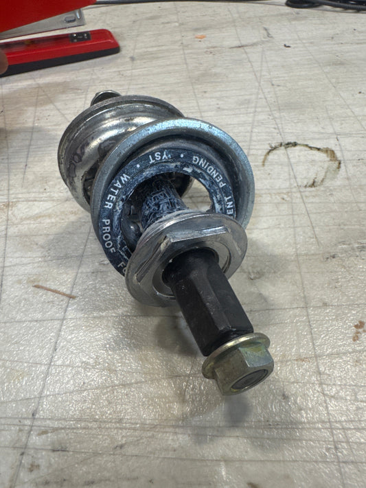 Yst American square tapered bottom bracket