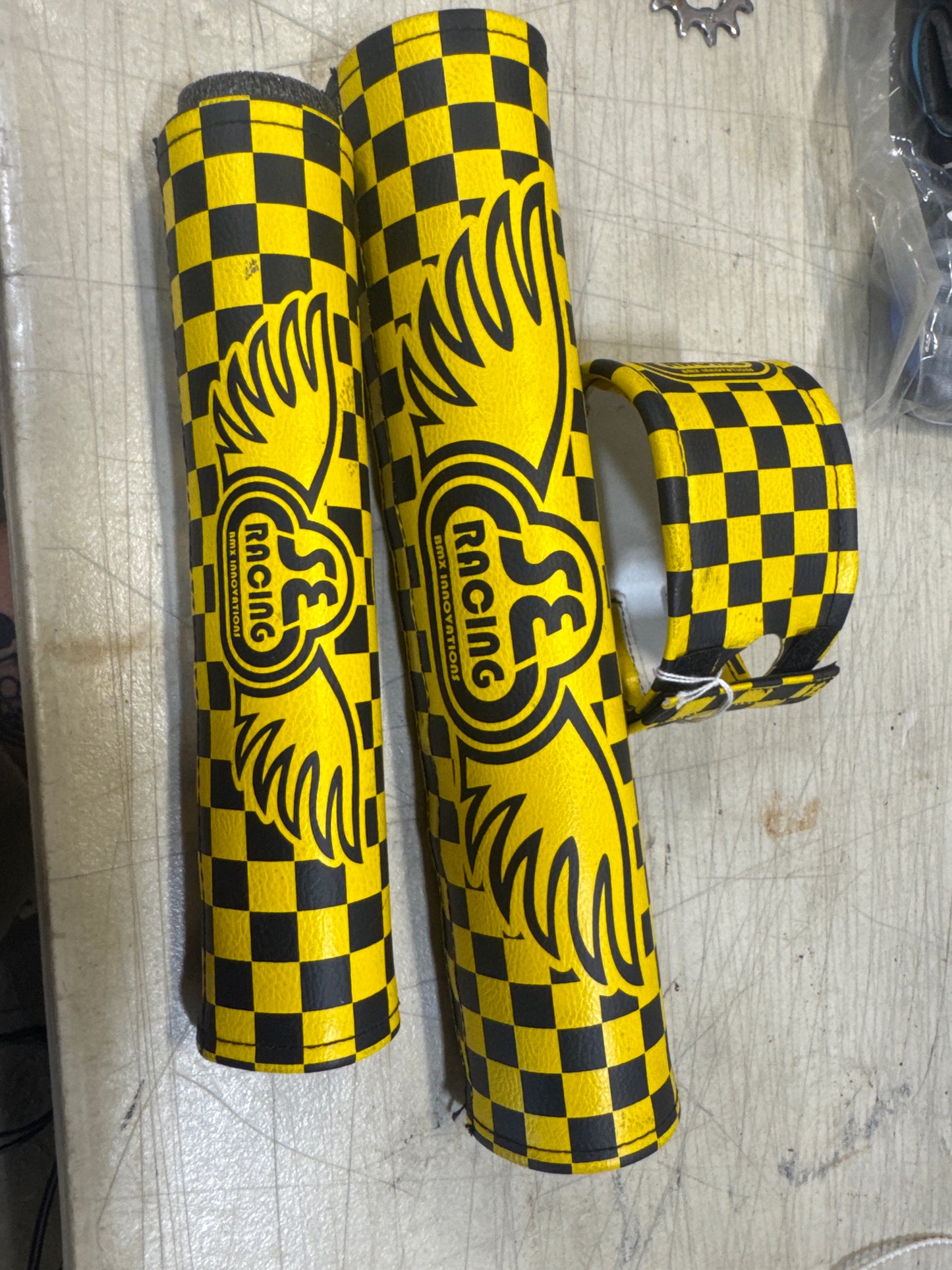 Se bikes padset yellow/black new?