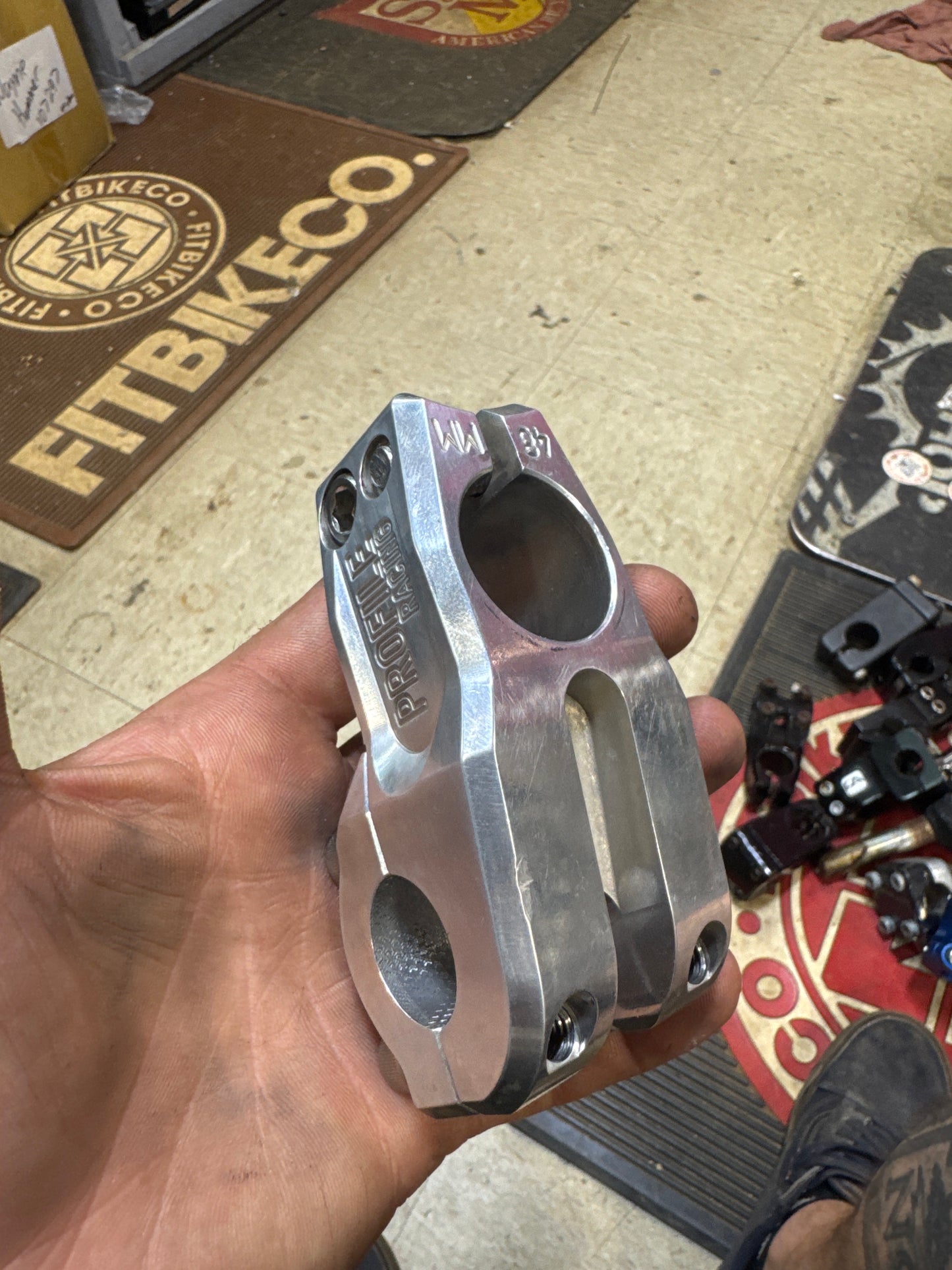 Profile push stem silver 48m stainless bolt