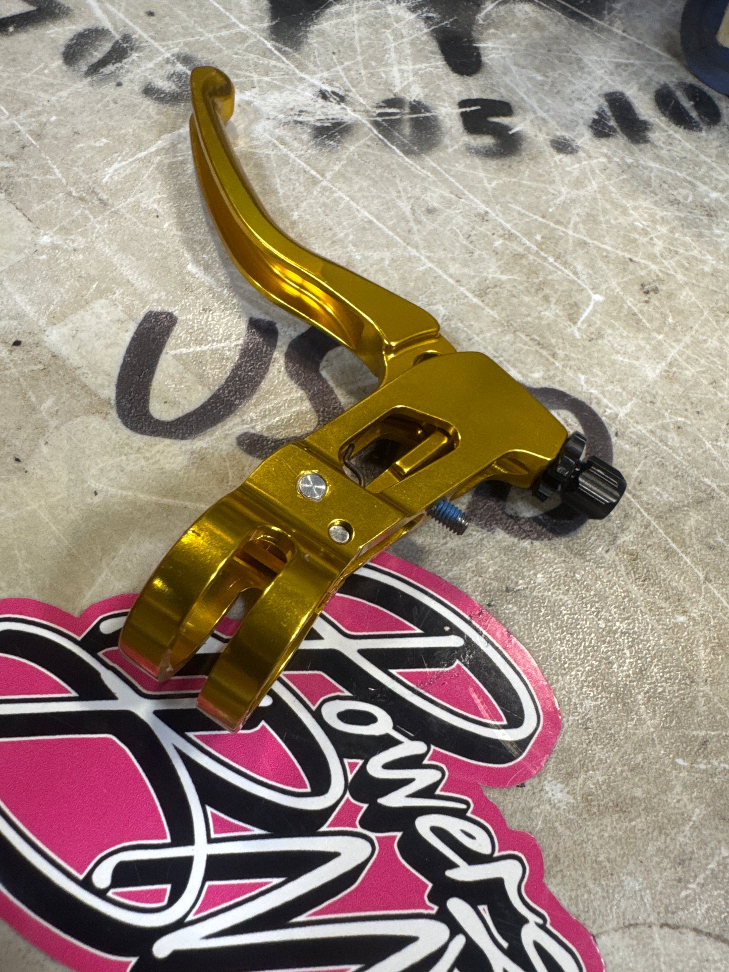 Speedline v brake lever gold new?