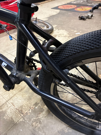 cult juvenile 18” park bike