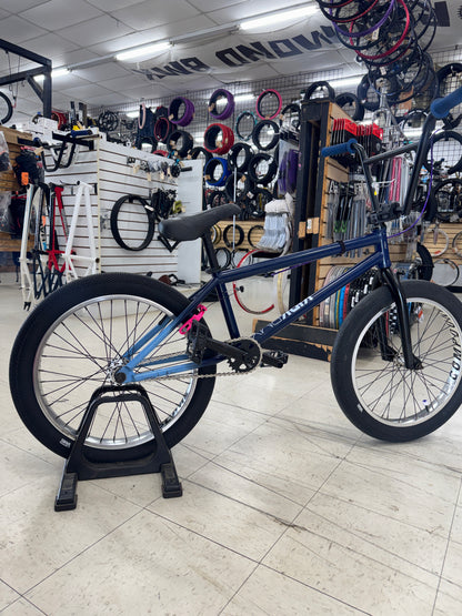 Kink launch bmx bike
