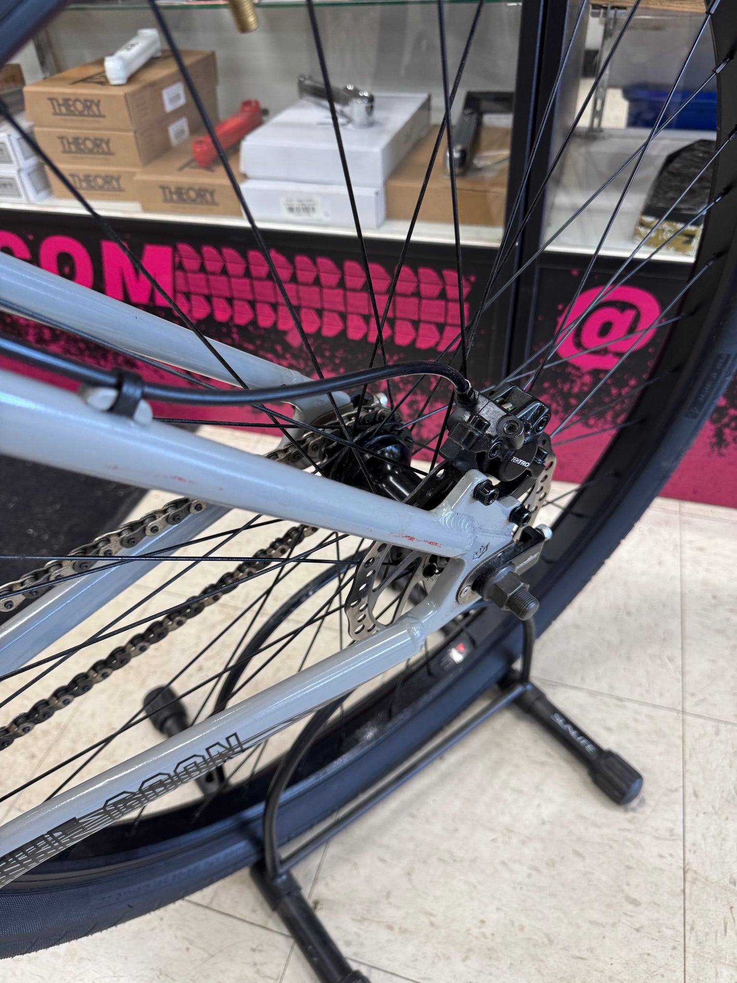 Throne Goon 29” Wheelie Bike