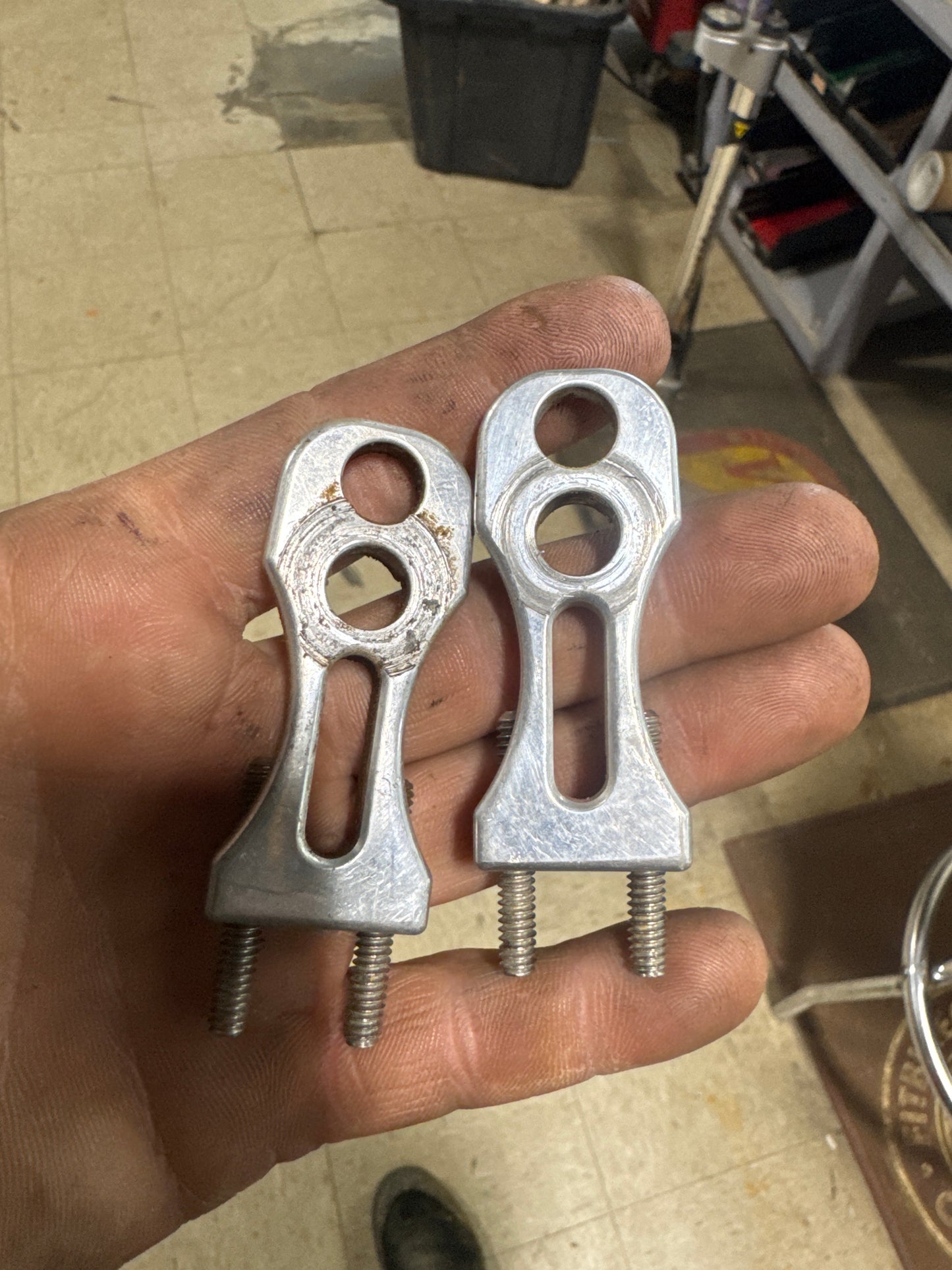 Snap chain tensioners