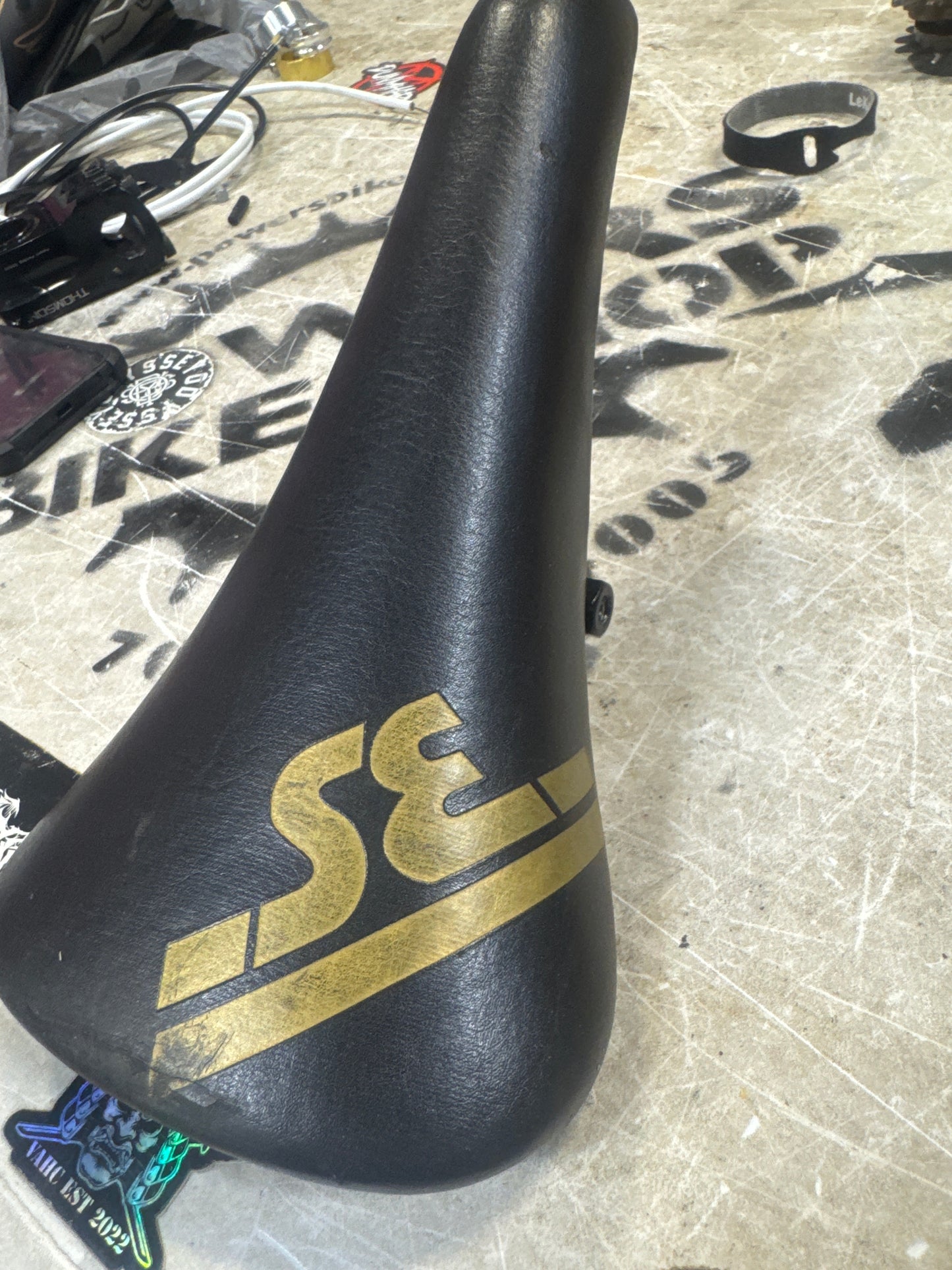 Se bikes ripper seat black/gold