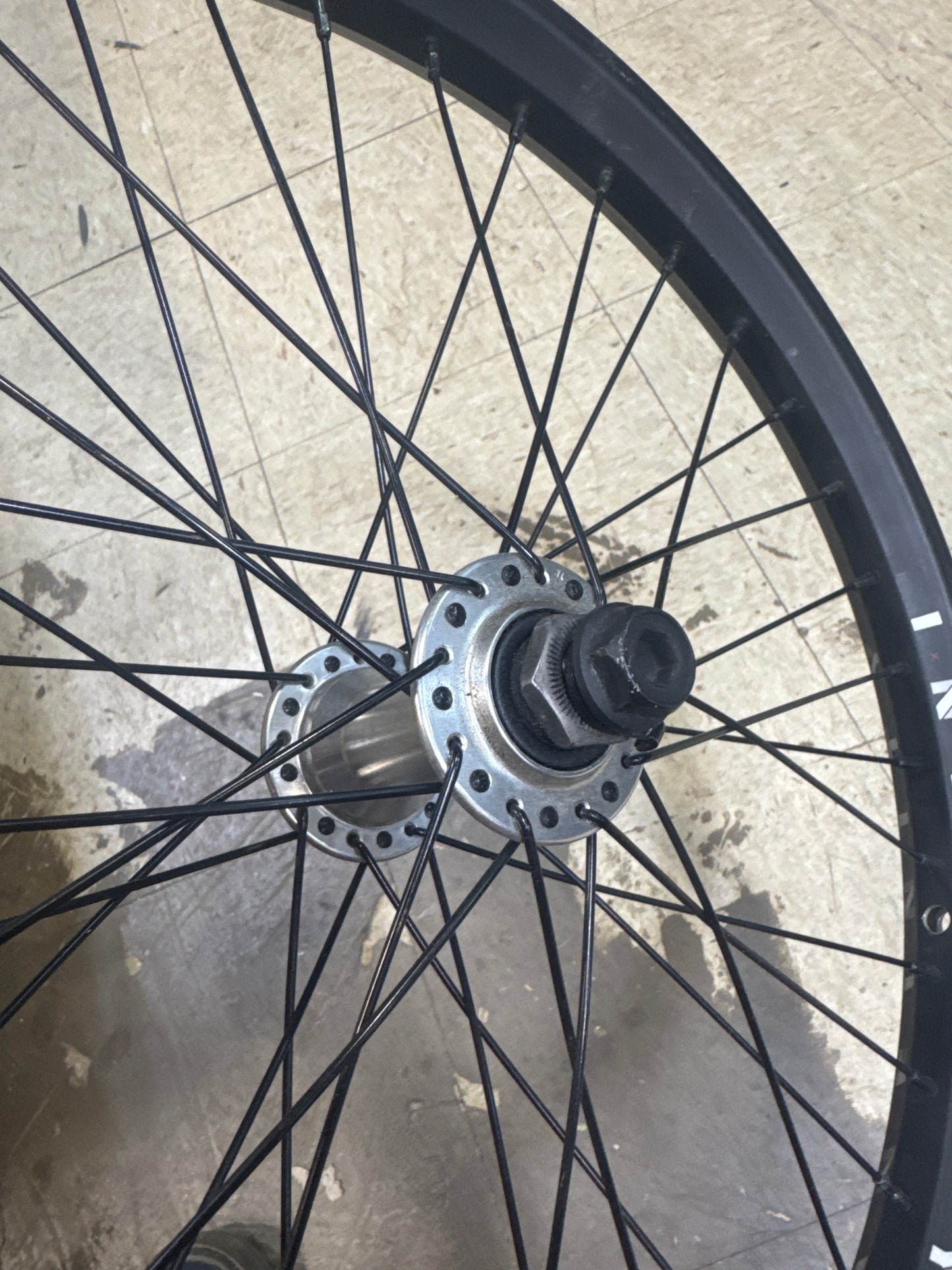 xposure infinity double wall front wheel 20”
