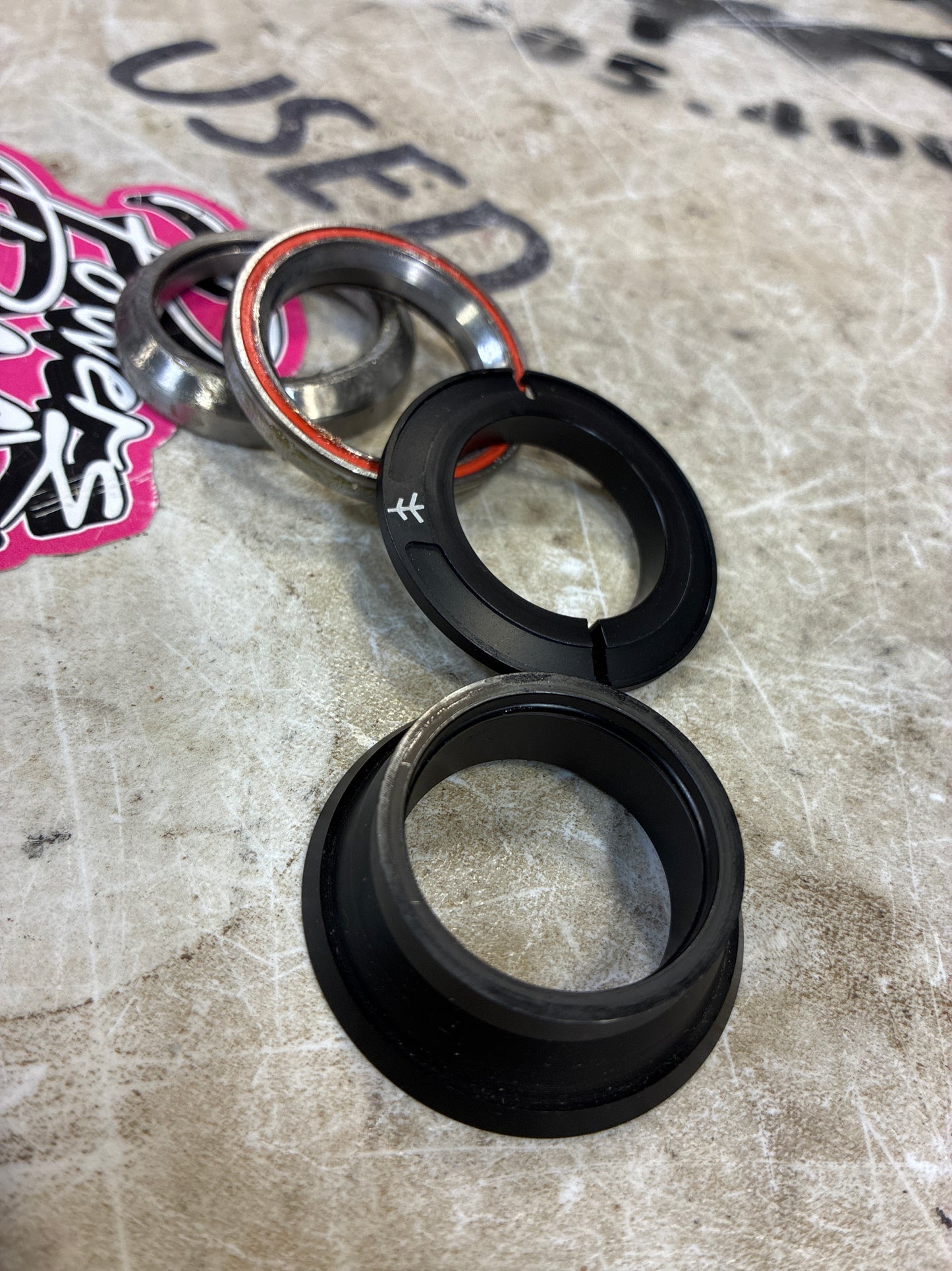 fly bikes integrated headset