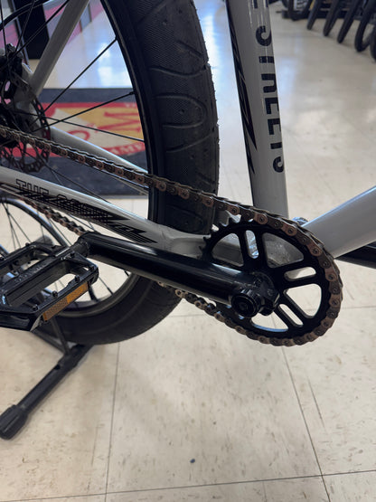 Throne Goon 29” Wheelie Bike