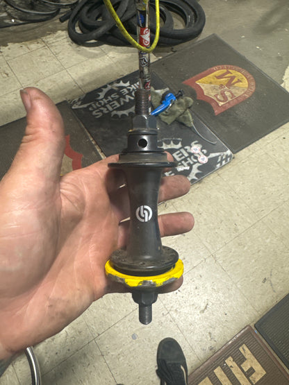 Salt plus front hub