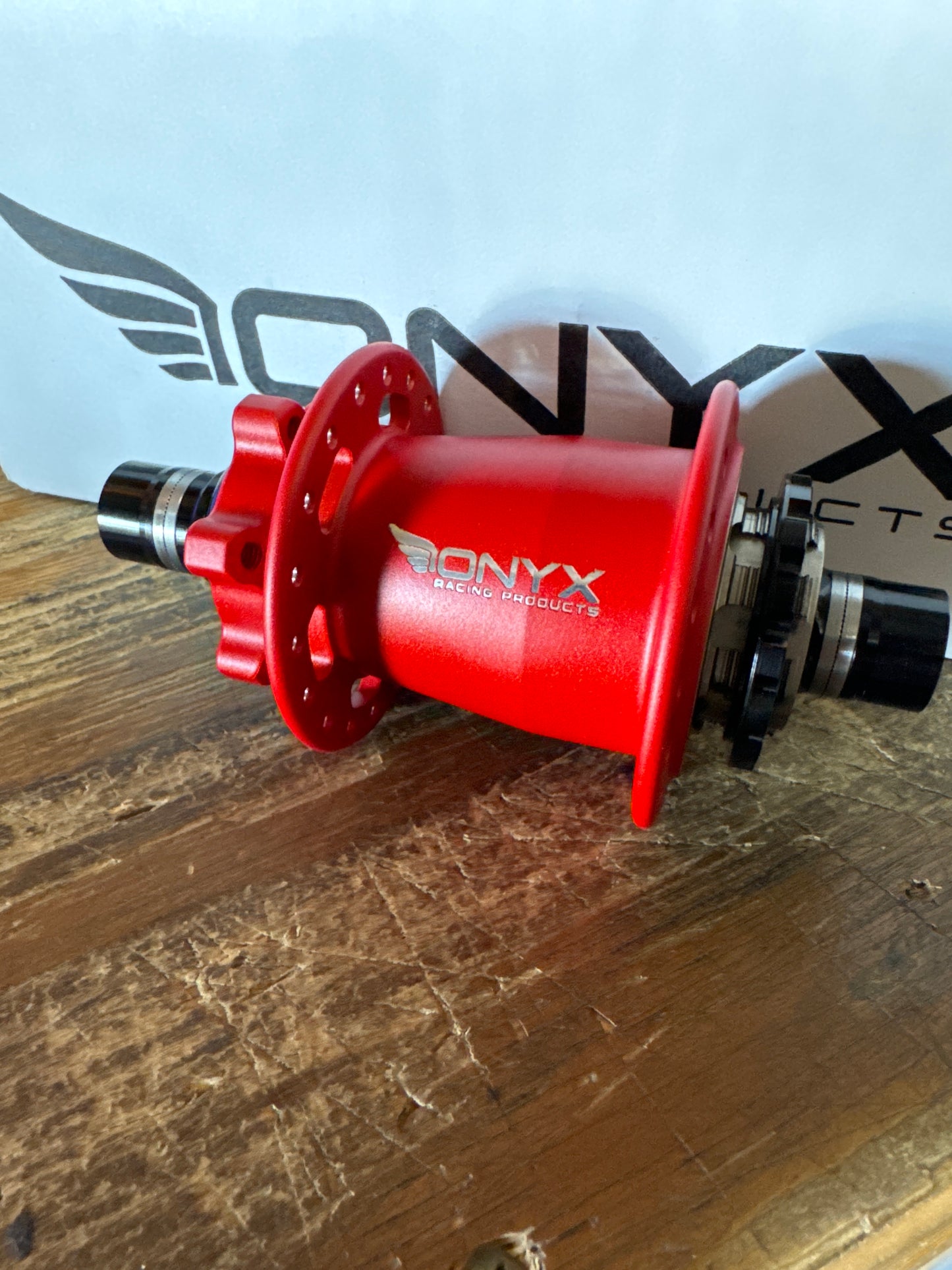 Onyx Hubs Cotm Matte red