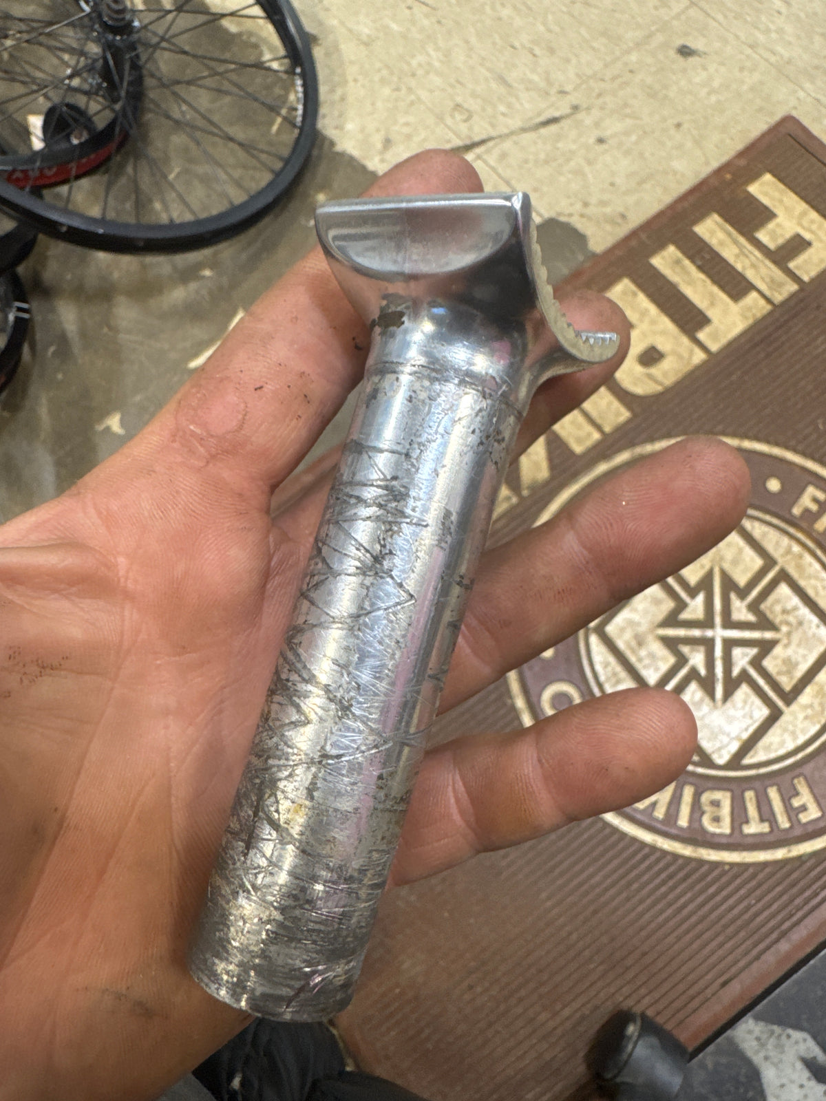 Odyssey pivotal seat post 25.4 silver