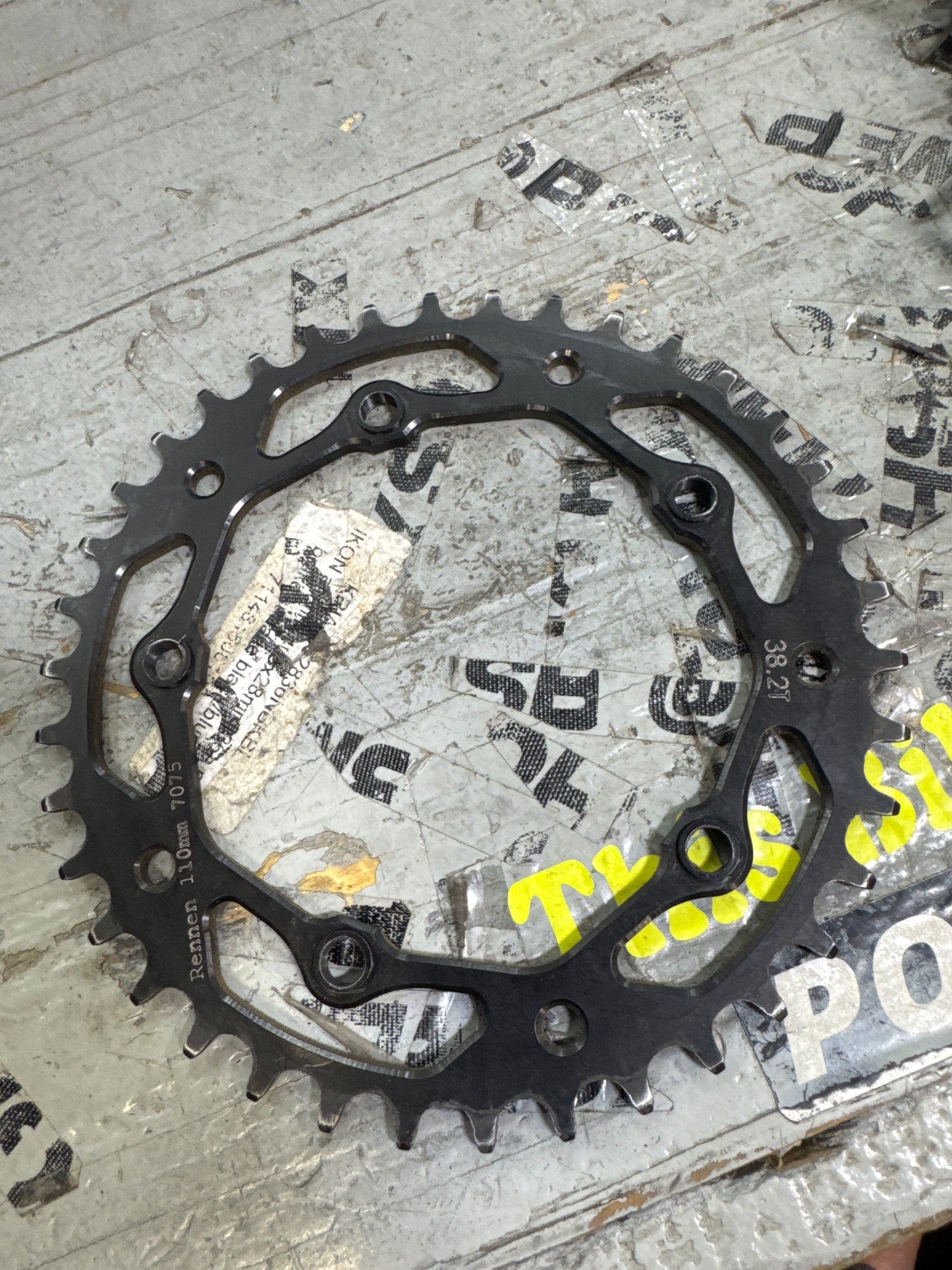 Rennen sprocket black 5bolt 38.2
