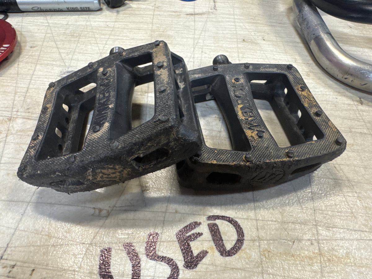 Kink plastic pedal 9/16