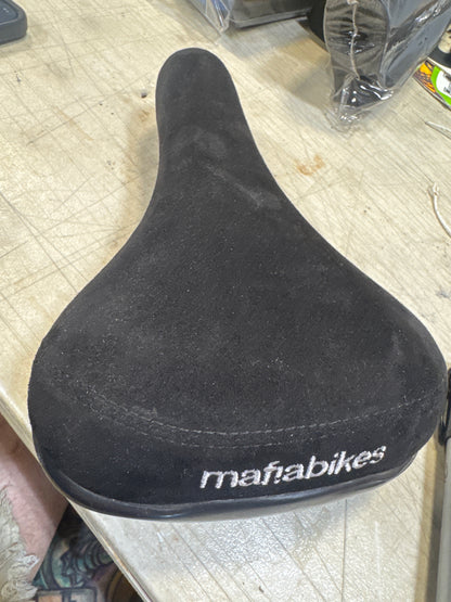 Mafia railed seat