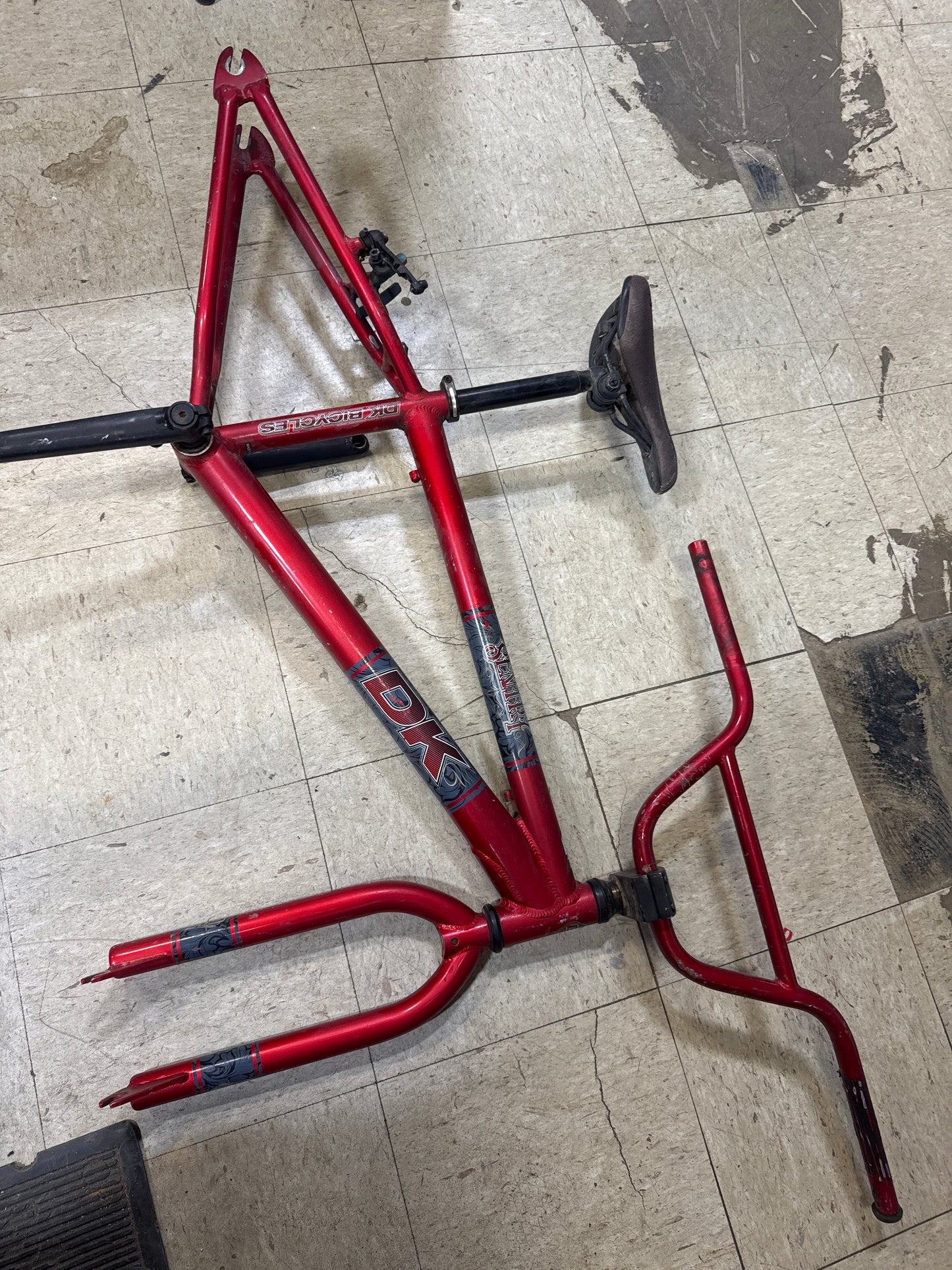 Dk sentry frame/fork set
