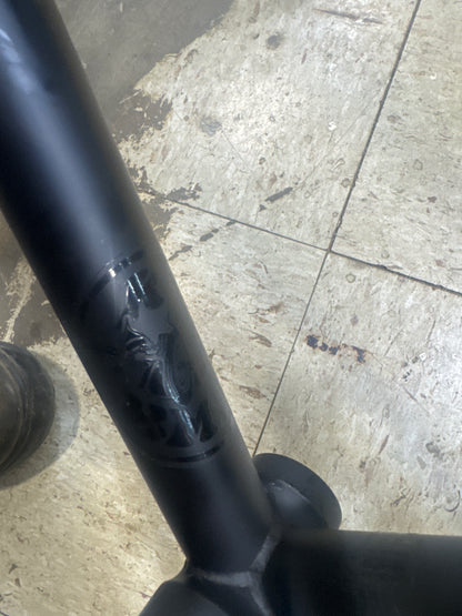 Brand new kink whip xl frame
