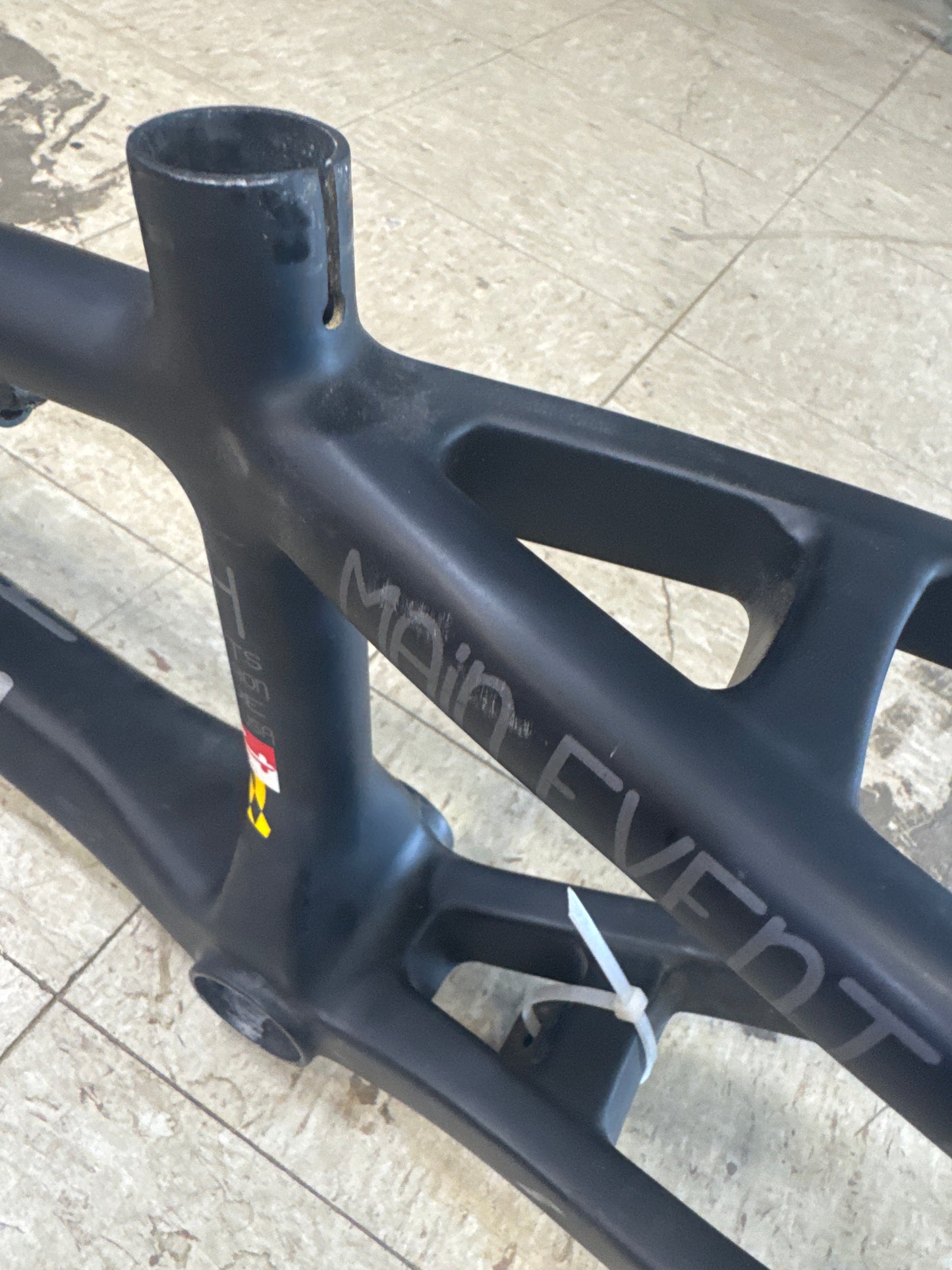 Truth pro xl 21.25 carbon frame