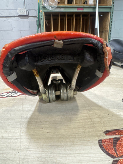 Hsiang li old school railed seat
