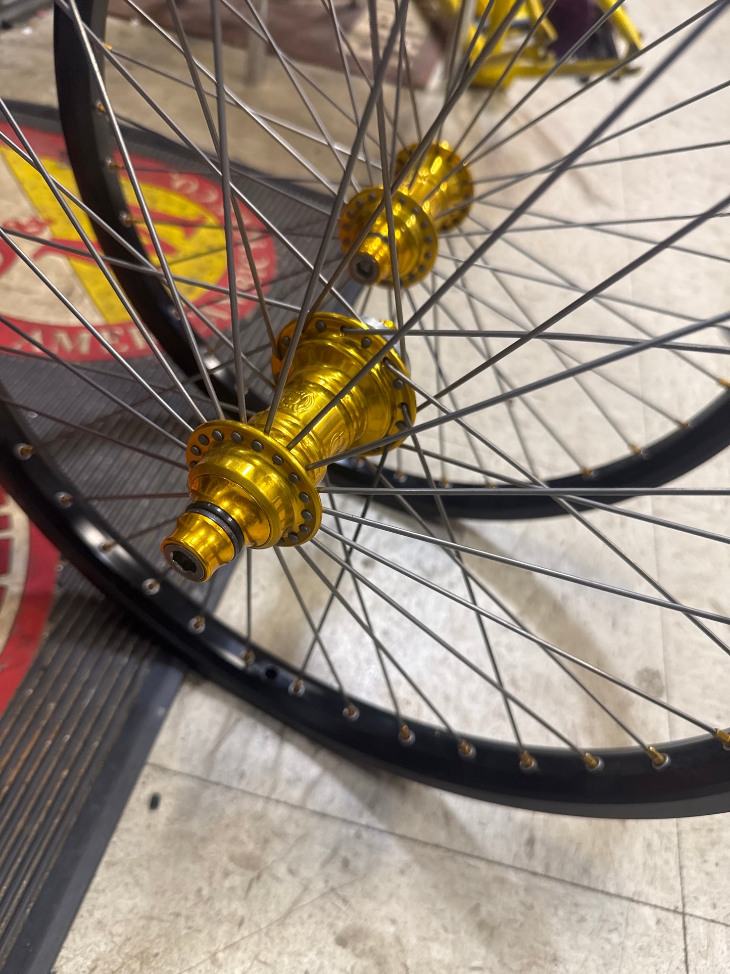 Profile mini hubs x 20” sun envy w/ titanium