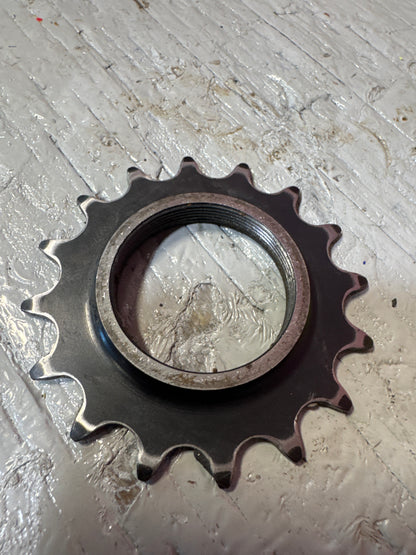 suntour 16T Track Sprocket 8.8.8. (Maeda Industries Ltd) 1/8" Threaded