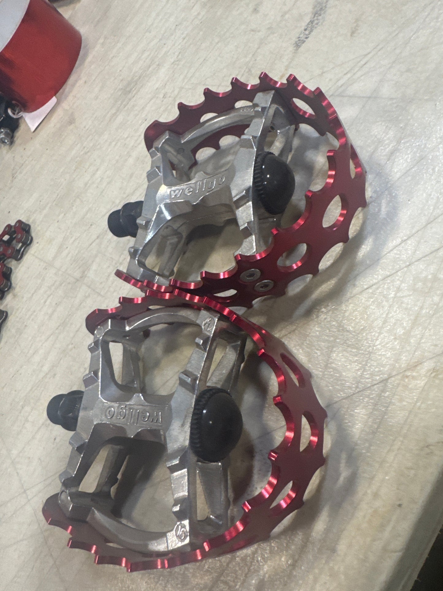 wellgo bear trap pedals red 9/16