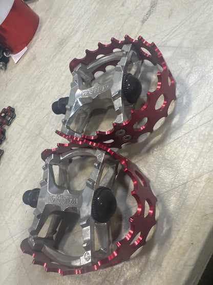 wellgo bear trap pedals red 9/16