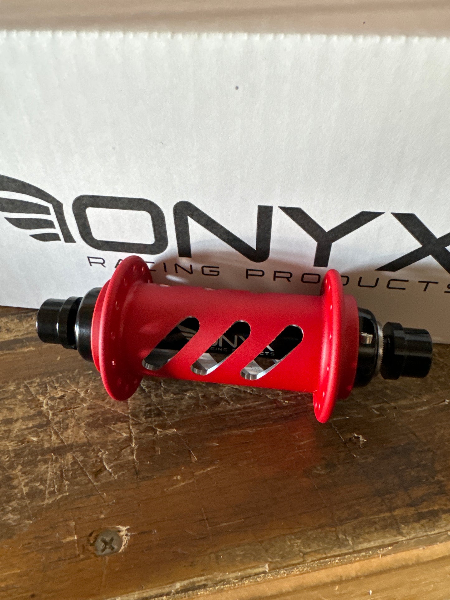 Onyx Hubs Cotm Matte red