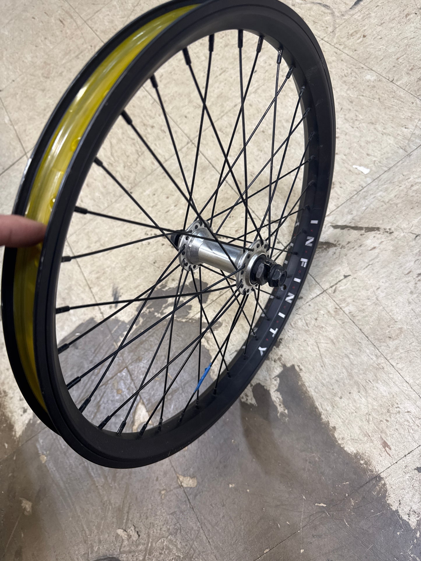 xposure infinity double wall front wheel 20”