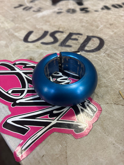 hutch jdm donut seat clamp 28.6 blue