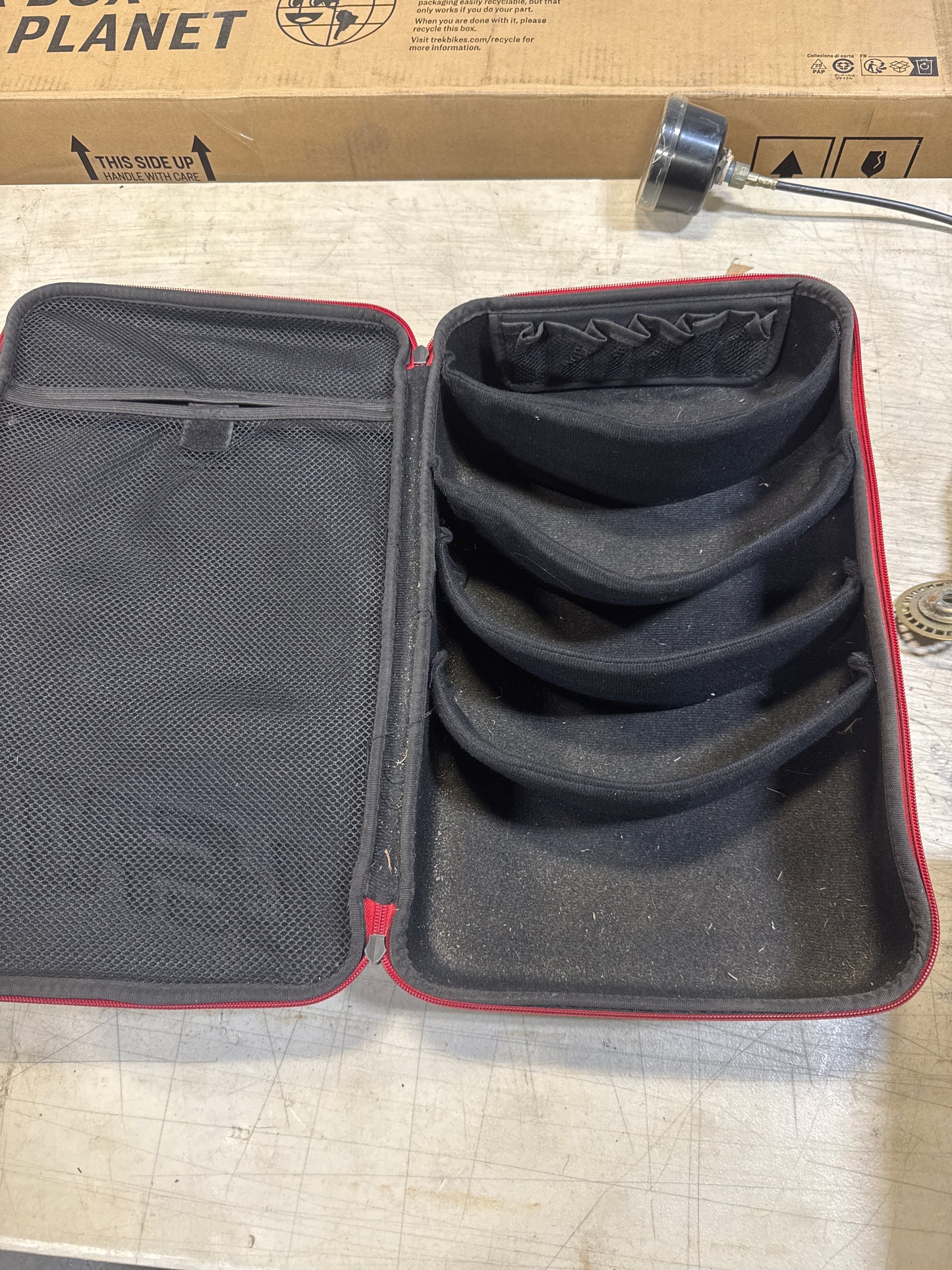 Leatt velocity goggle case