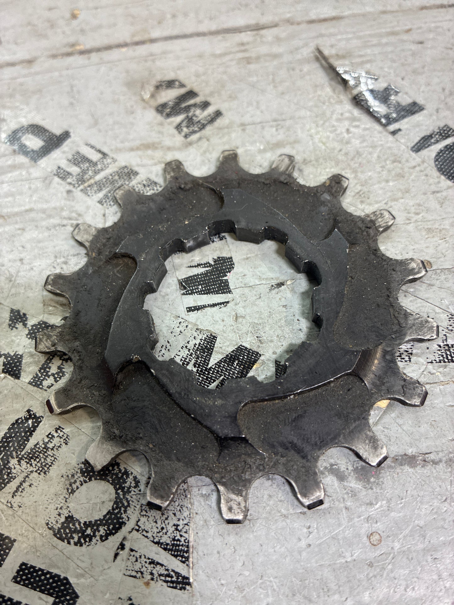 rennen 18t cog