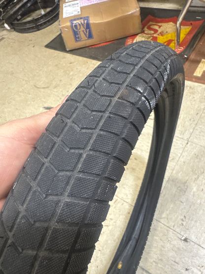 Primo v monster tire 20x2.40