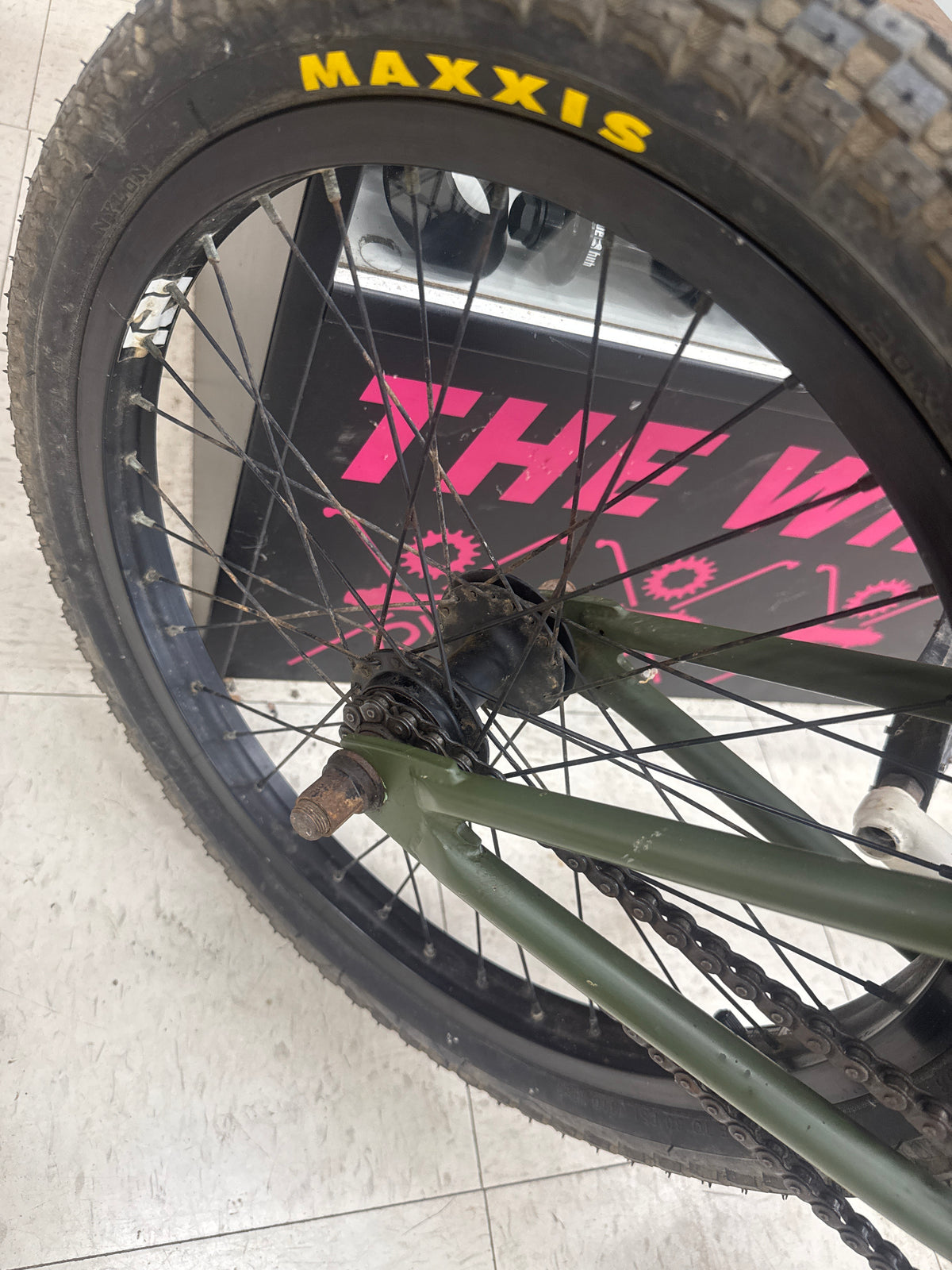 Fit bike co Benny L complete
