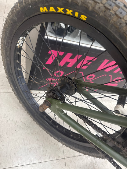 Fit bike co Benny L complete