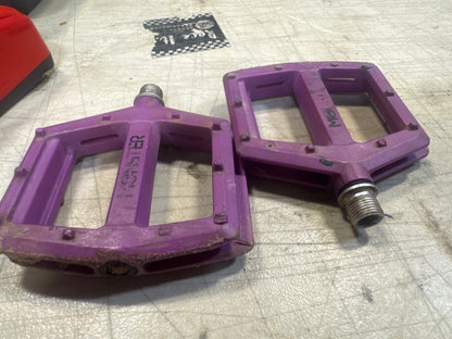 Redline monster 9/16 pedals purple