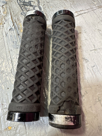 odi vans lock on grips